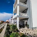 In With Sea View, Balcony, Air Conditioning, Wifi 3492-7