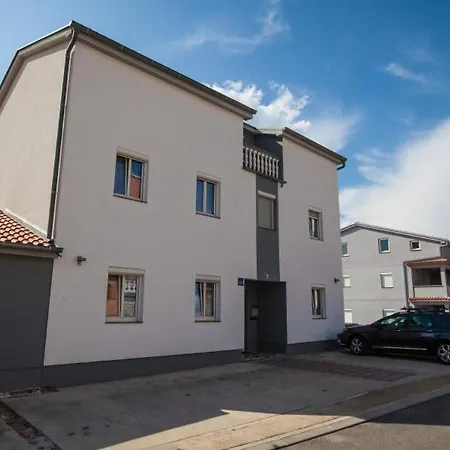 In With Sea View, Balcony, Air Conditioning, Wifi 3492-7