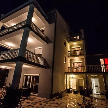 Apartment In With Sea View, Balcony, Air Conditioning, Wifi 3492-7 *