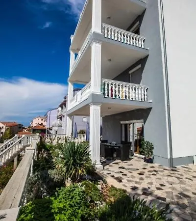 In With Sea View, Balcony, Air Conditioning, Wifi 3492-7