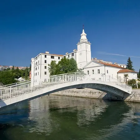 Apartment In With Sea View, Balcony, Air Conditioning, Wifi 3492-7 *