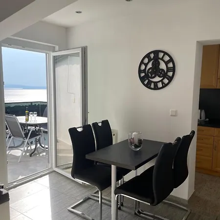 Lejlighed In With Sea View, Balcony, Air Conditioning, Wifi 3492-7 Crikvenica