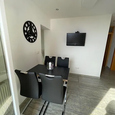 Apartment In With Sea View, Balcony, Air Conditioning, Wifi 3492-7 *