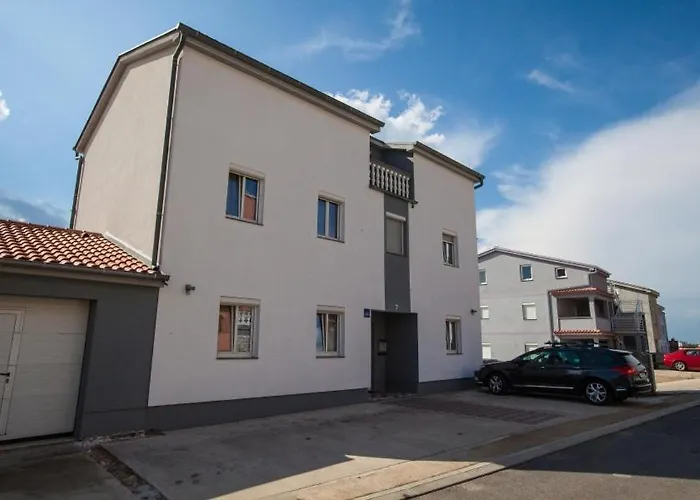 In With Sea View, Balcony, Air Conditioning, Wifi 3492-7