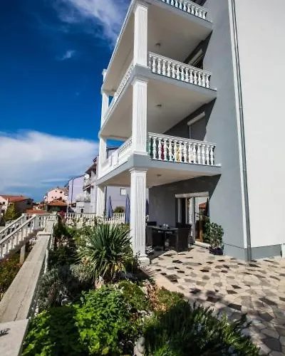 In With Sea View, Balcony, Air Conditioning, Wifi 3492-7