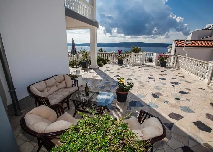 In With Sea View, Balcony, Air Conditioning, Wifi 3492-7 茨里克韦尼察